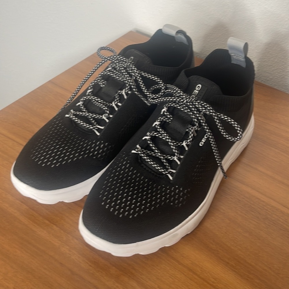GEOX Respira sneakers size 10